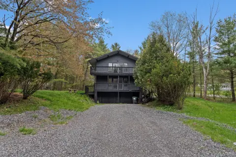 Catskills Multifamily Home with Amenities
