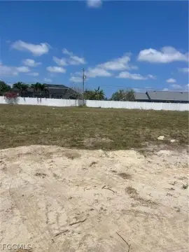 Oversized Homesite in Cape Coral