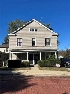 Alton, IL Four-Unit Multifamily Property