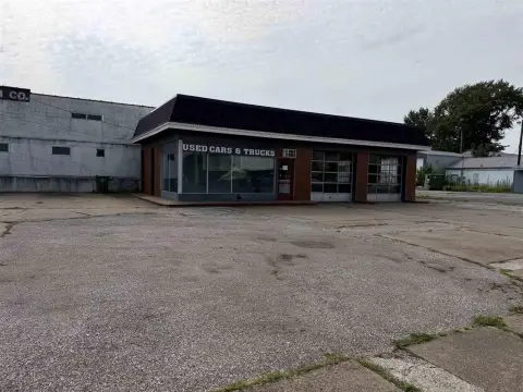 Auto Shop with 2 Garage Bays