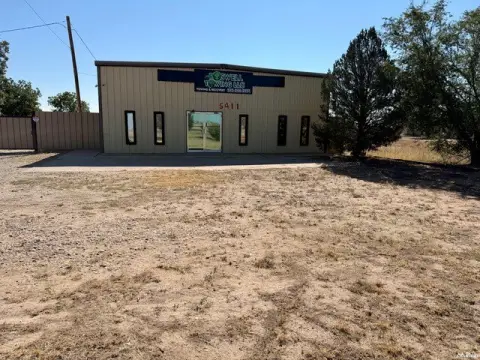 Fenced Flex Space with Yard