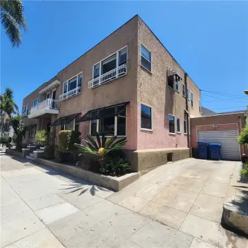 Quadplex with Laundry Room