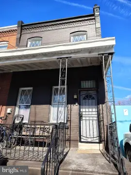 Philadelphia Duplex with Investment Potential