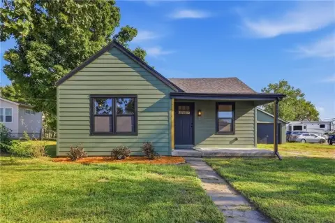 Renovated Office Unit with Garage