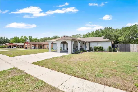 Half Duplex in Quiet Cul-de-sac