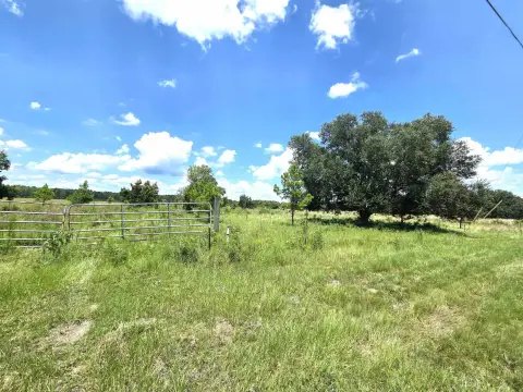 Creek-Front Agricultural Land