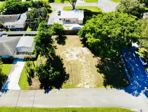 Oversized Corner Lot in Lake Worth