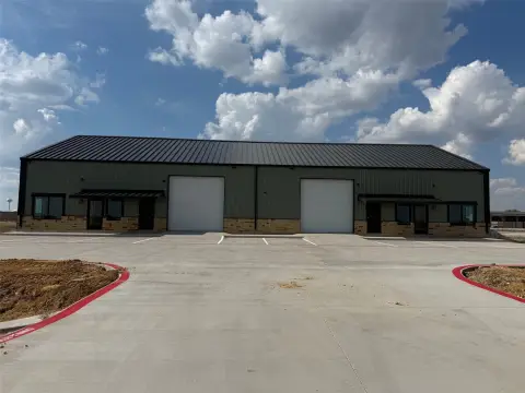 Flex Space with Fenced Yard