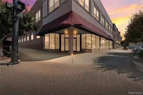 Prime Corner Commercial Building in Michigan