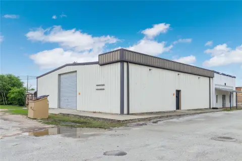 Warehouse with Roll-Up Doors