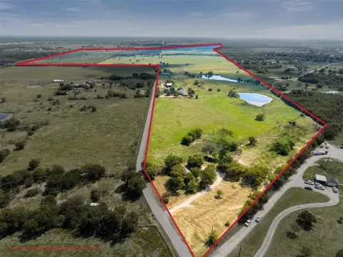 Extraordinary Ranch Near Dallas