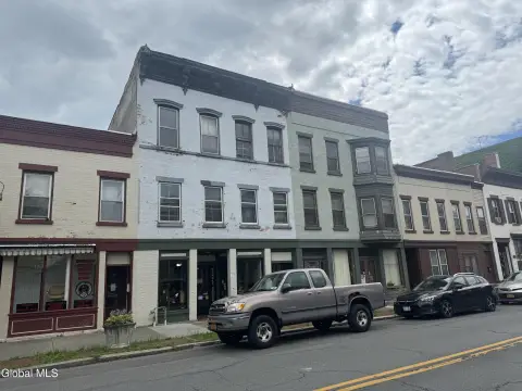 Multifamily with Storefront