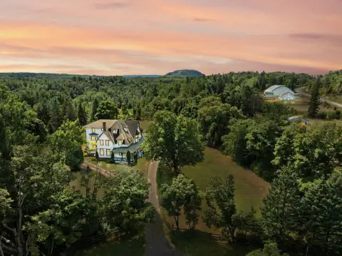 Equestrian Estate with Covered Arena