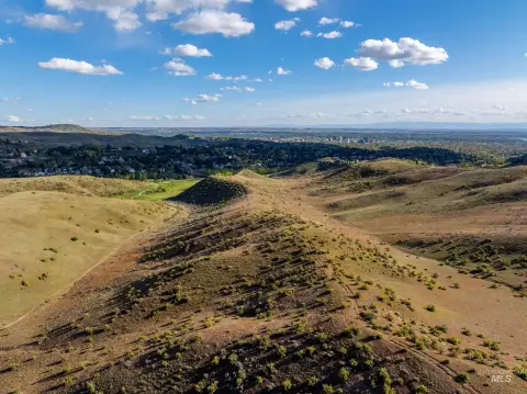 Views-Focused Agricultural Farmland