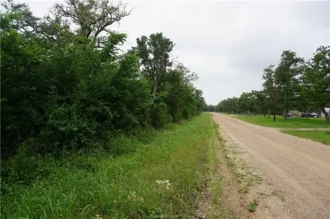 Residential Land in Quiet Neighborhood