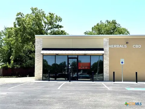 Commercial Space Near Downtown Seguin