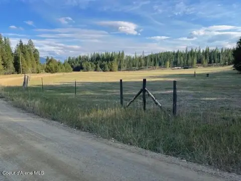 Level Meadow Land Parcel