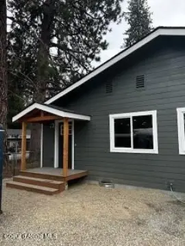 Newer Duplex in Priest River