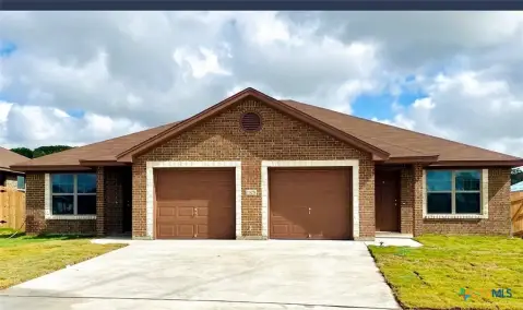 Well-Maintained Duplex in Copperas Cove