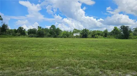 Waterfront Lot in Cape Coral