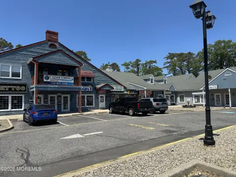 Divisible Retail Storefront Space