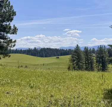 7 Acres Bordering State Land