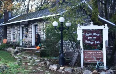 Five-Cabin Hotel Property