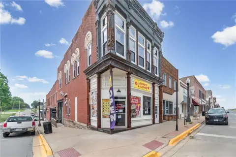 Historic Three-Space Storefront