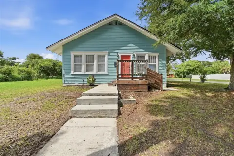 Remodeled Duplex with Guest Cottage