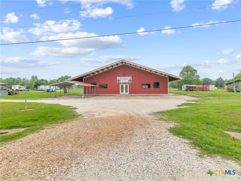Versatile Commercial Property on Highway