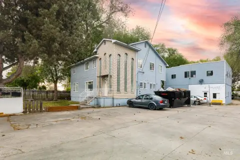 Nampa Triplex with Income Potential