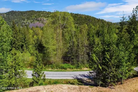 Residential Land Parcel with River Proximity