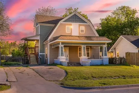 Two-Story Duplex in Military Park