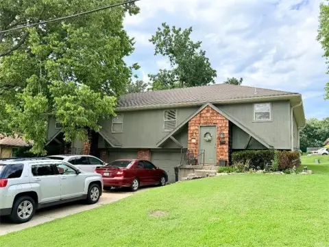 12-Unit Duplex Apartment Portfolio