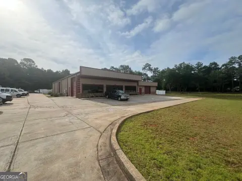 Versatile Commercial Property in Thomaston, GA