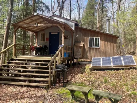Secluded Off-Grid Hunting Cabin