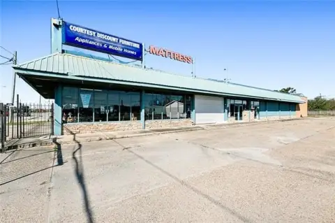 Multi-Building Commercial Property in Arabi