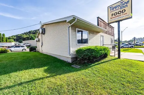 Restaurant and Bar Property