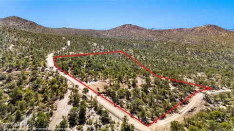 Land with Panoramic Mountain Views