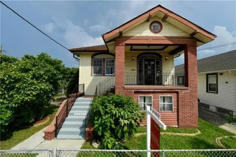 Arts-and-Crafts Triplex