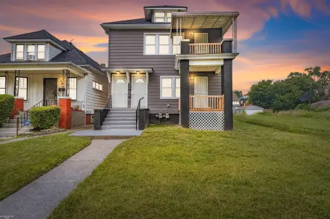 Remodeled Duplex with Updated Interiors