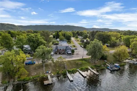 Mississippi Riverfront Commercial Opportunity