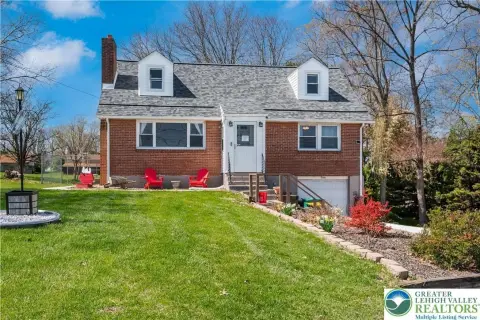 Two Homes on Large Lot