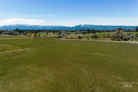 Mountain-View Acreage