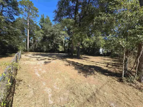 Residential Land in Tallahassee, FL
