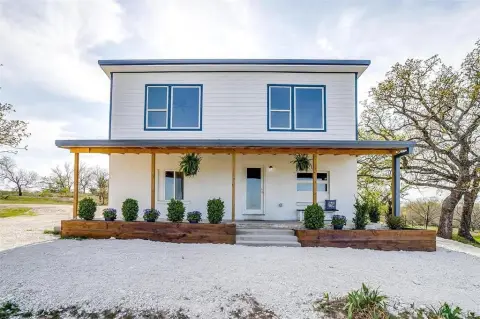 30-Acre Texas Retreat with New Home