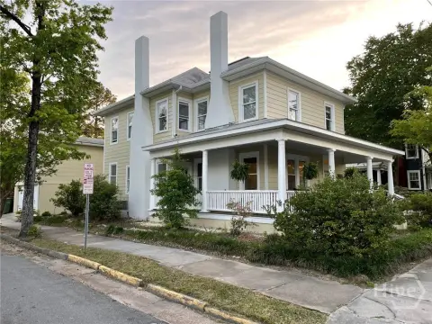 Updated Savannah Property with Carriage