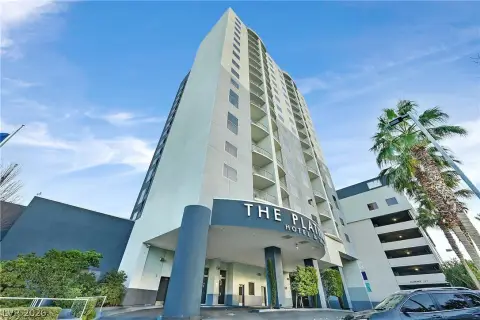 Las Vegas High-Rise Suite