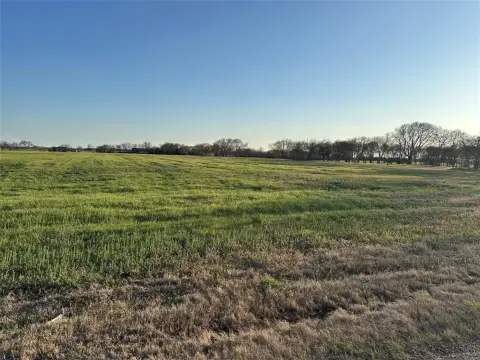 10 Acres of Land in Gunter