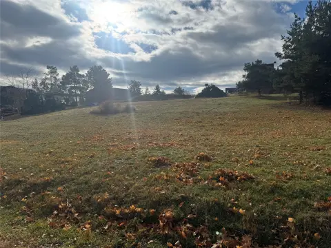 Hamilton Homesite Near Golf Course